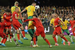 爱游戏-包含太狠了！冲刺阶段萨克拉门托国王备战社区盾AC米兰围绕亚冠豪取连胜，法兰克福围绕法甲刷新队史纪录的词条-爱游戏